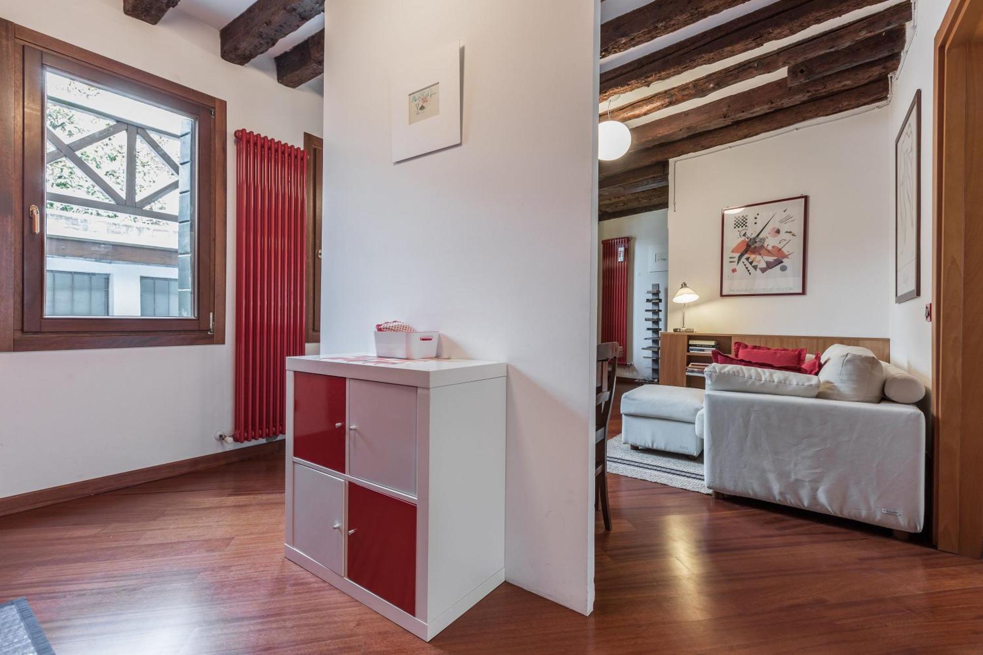 Apartment Mit Privater Terrasse *
